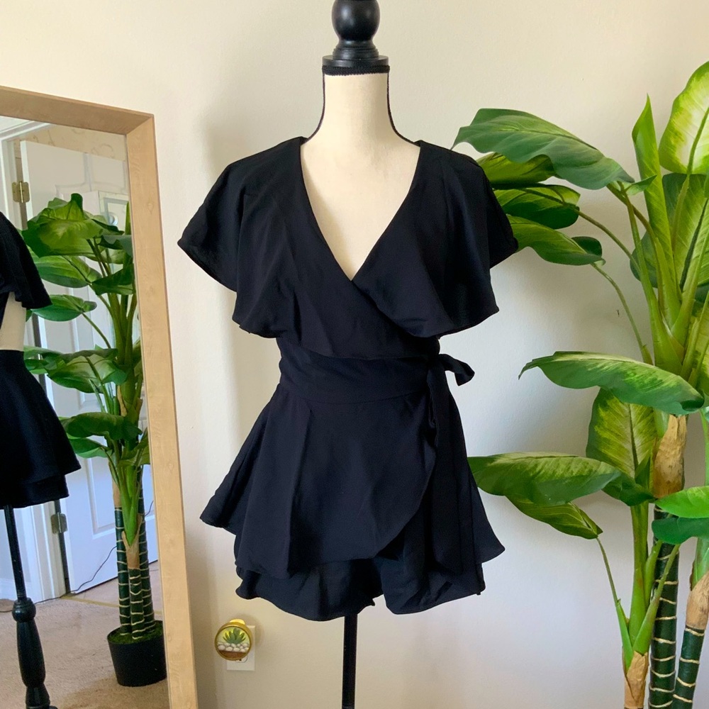 Black ropper with 2 ways of wearing